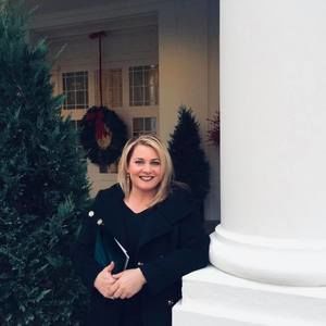 Meet your Posher, Laura